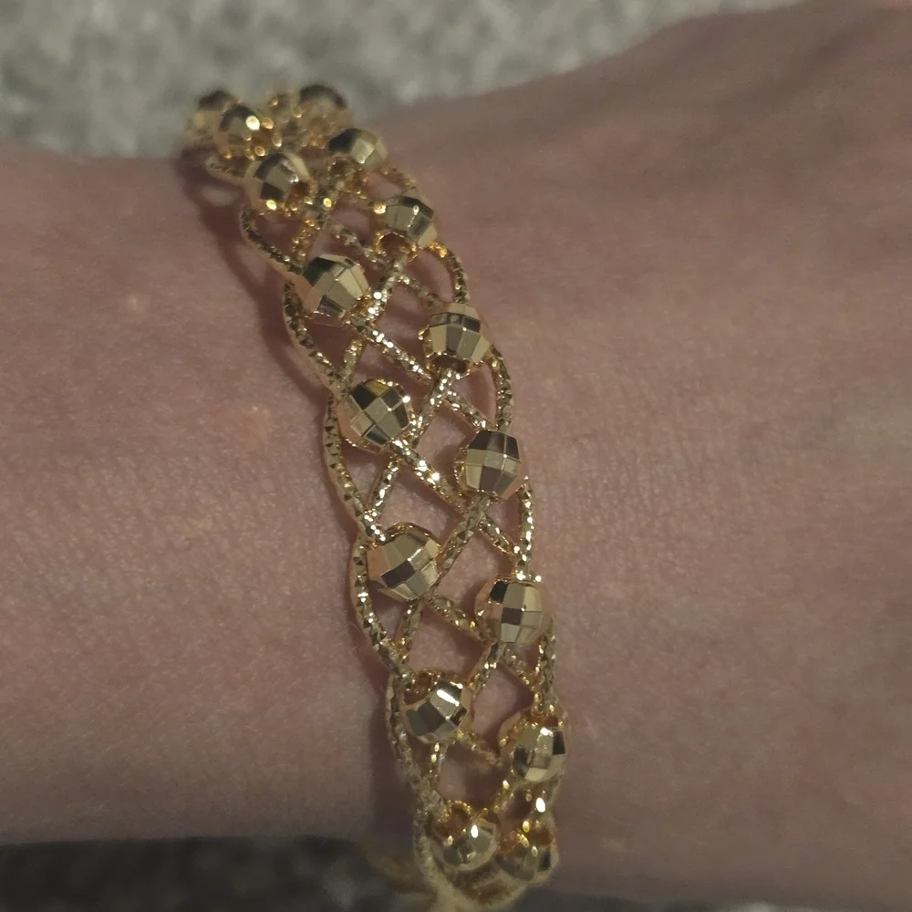 22kgp Elegant Gold-Tone Bracelet